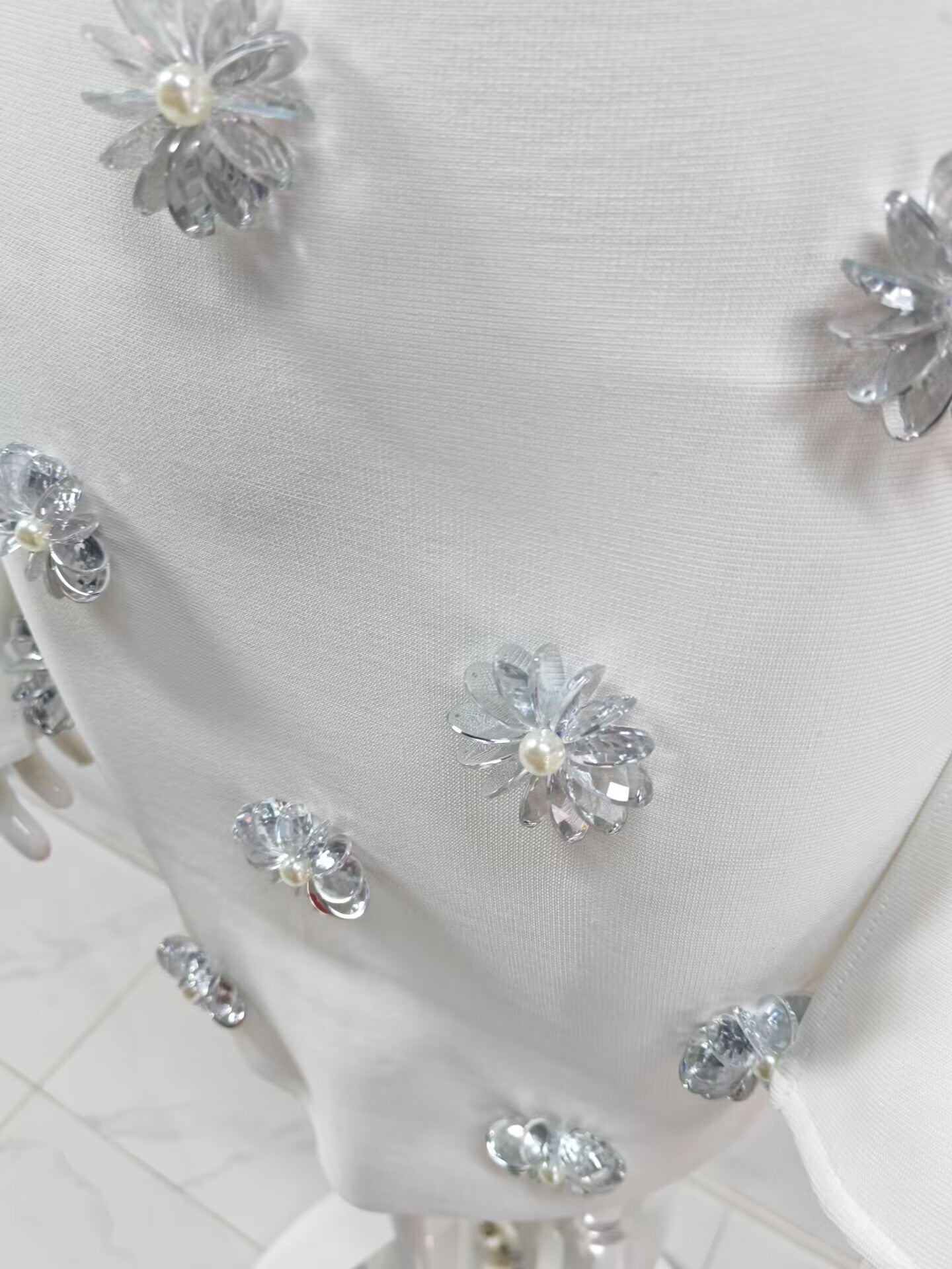 Elegantes Bandage-Maxikleid mit Diamanten – Bodenlang & Quadratkragen