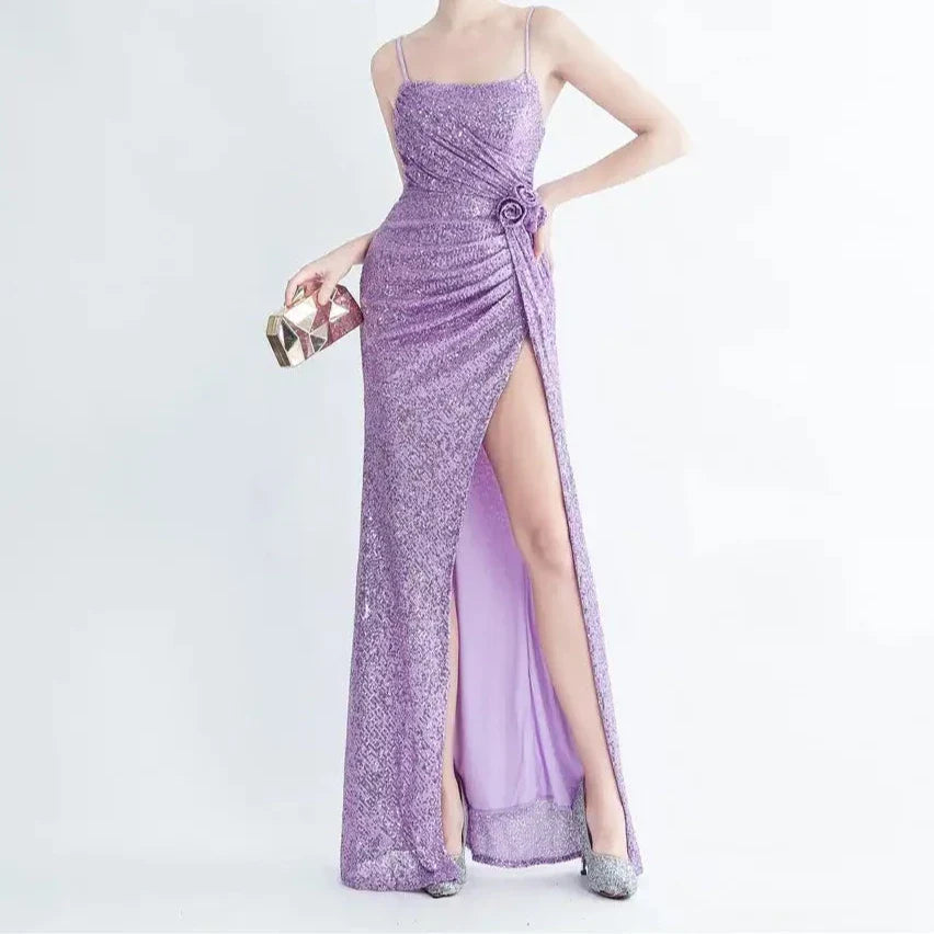 Produktbild von Elegantes Bandage-Maxikleid mit Diamanten – Bodenlang & Quadratkragen in purple, erhältlich bei Hot Fashionista