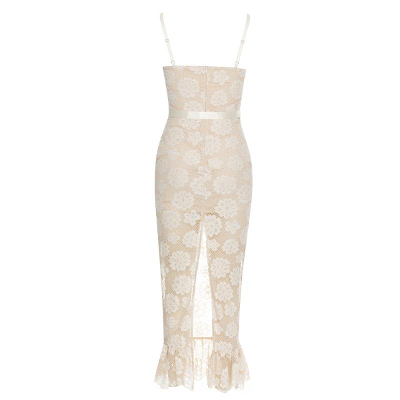 {{ product_title }} – Exklusive Damenmode für besondere Anlässe | HotFashionista.de