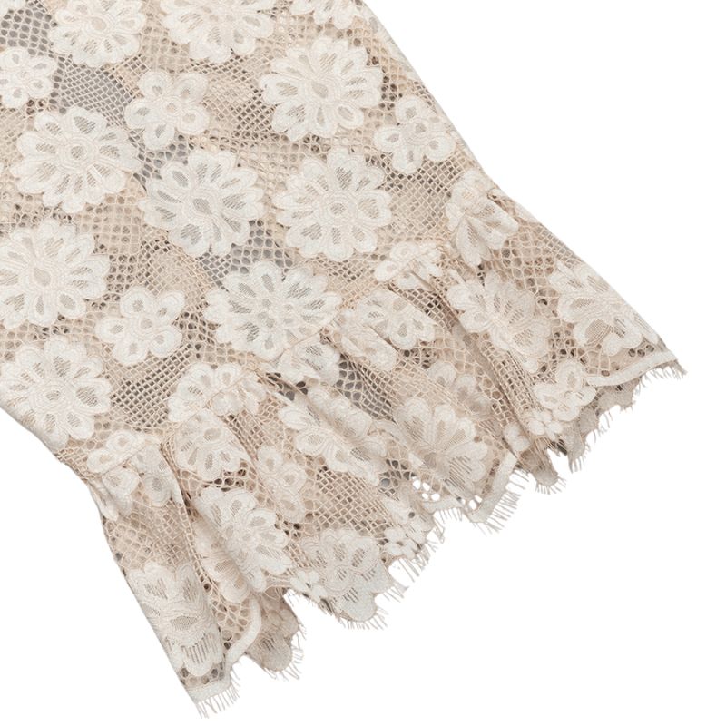 {{ product_title }} – Exklusive Damenmode für besondere Anlässe | HotFashionista.de