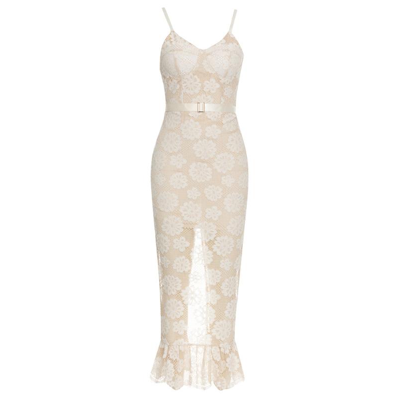 {{ product_title }} – Exklusive Damenmode für besondere Anlässe | HotFashionista.de