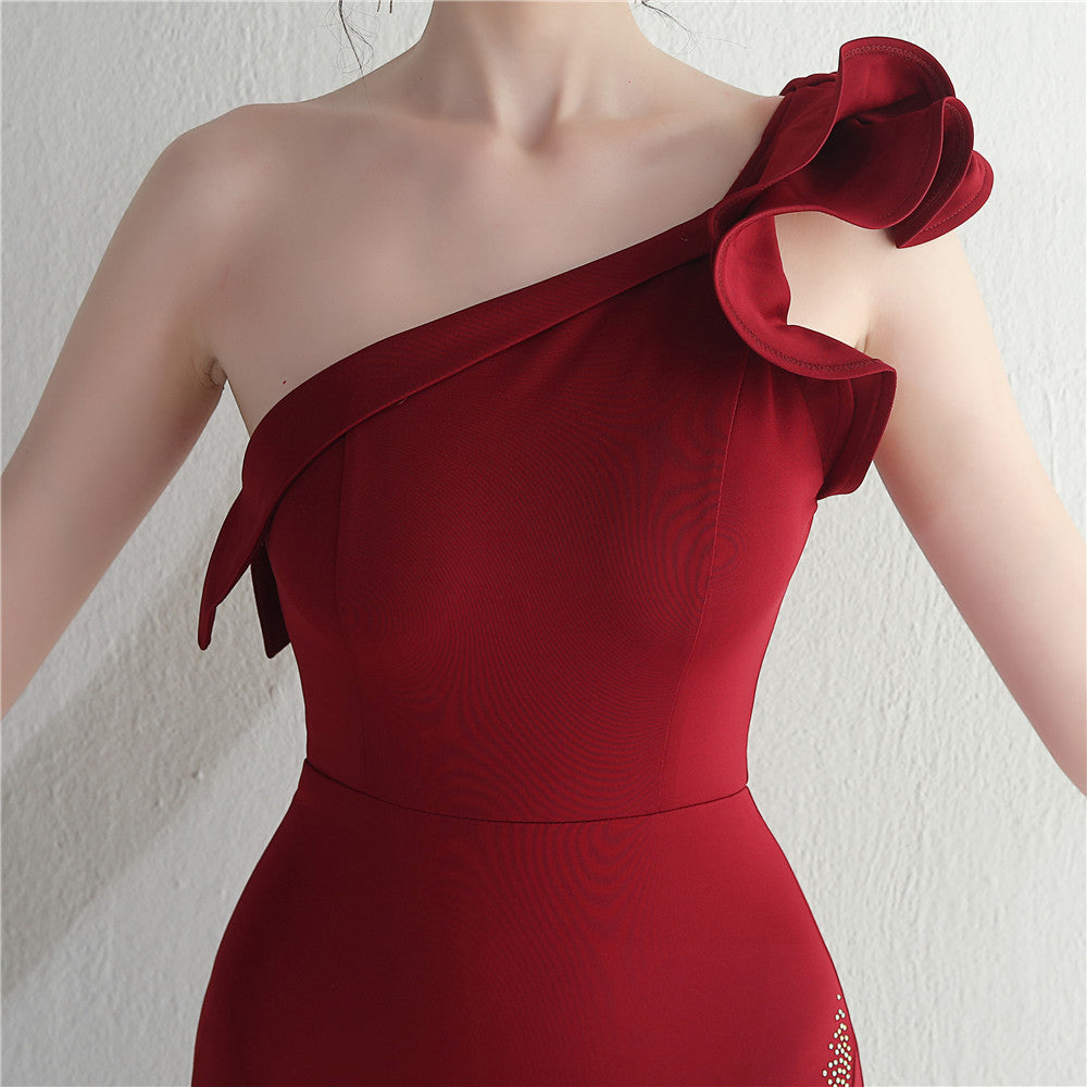 {{ product_title }} – Exklusive Damenmode für besondere Anlässe | HotFashionista.de