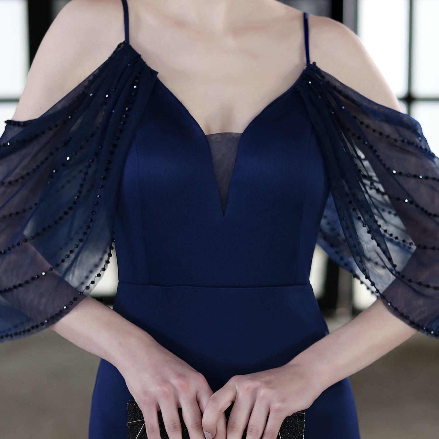 Elegantes Bandage-Maxikleid mit Diamanten – Bodenlang & Quadratkragen