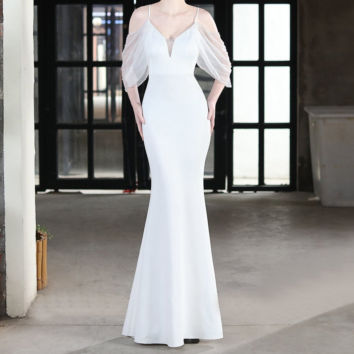 Elegantes Bandage-Maxikleid mit Diamanten – Bodenlang & Quadratkragen