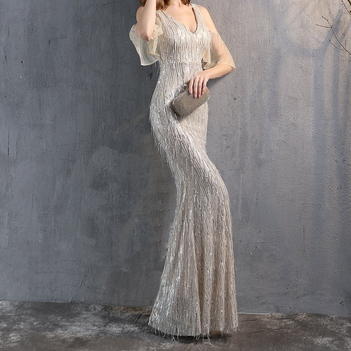 {{ product_title }} – Exklusive Damenmode für besondere Anlässe | HotFashionista.de