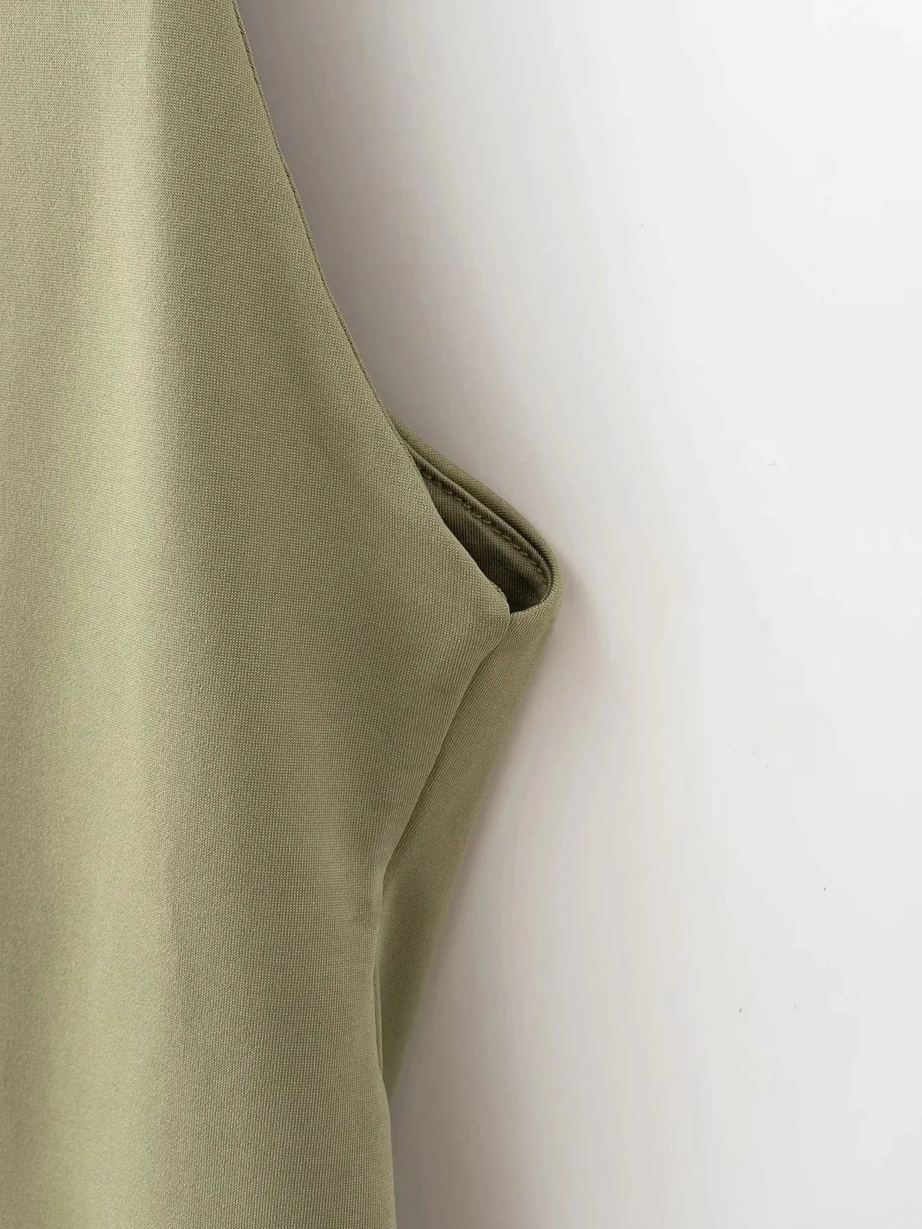 Elegantes Bandage-Maxikleid mit Diamanten – Bodenlang & Quadratkragen