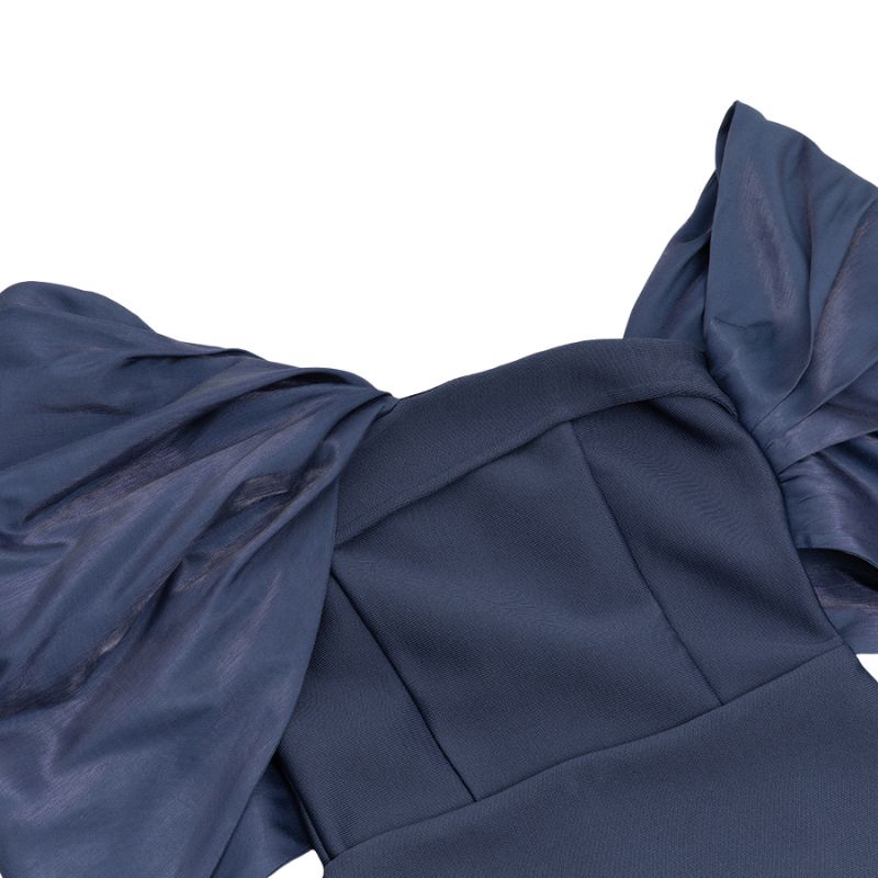{{ product_title }} – Exklusive Damenmode für besondere Anlässe | HotFashionista.de
