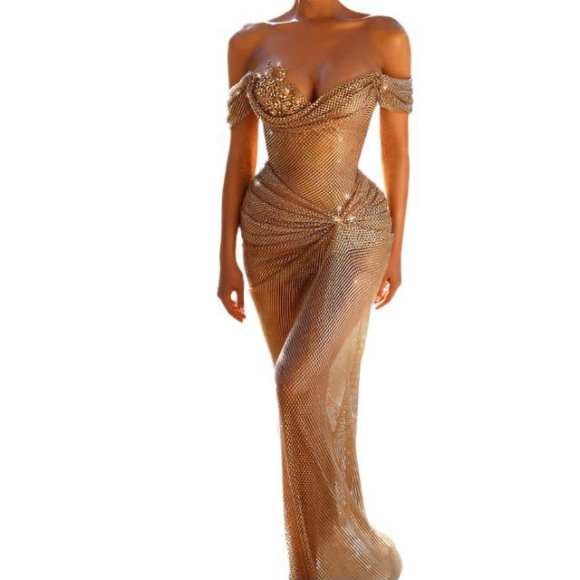 Produktbild von Elegantes Bandage-Maxikleid mit Diamanten – Bodenlang & Quadratkragen in S, erhältlich bei Hot Fashionista
