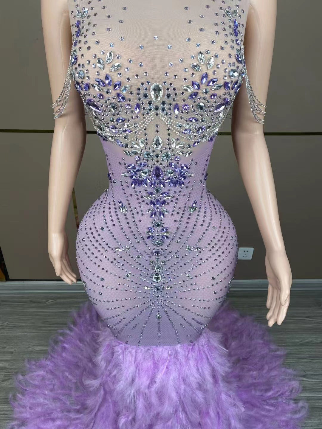 Elegantes Bandage-Maxikleid mit Diamanten – Bodenlang & Quadratkragen