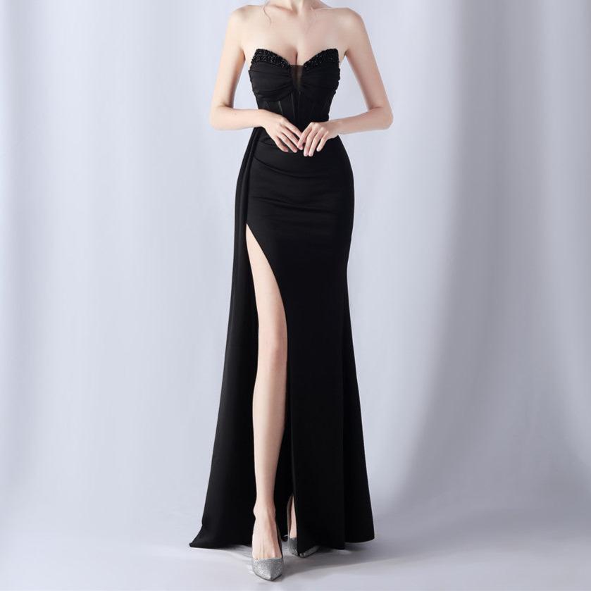 Elegantes Bandage-Maxikleid mit Diamanten – Bodenlang & Quadratkragen