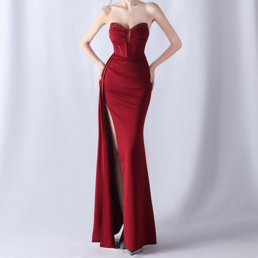 Elegantes Bandage-Maxikleid mit Diamanten – Bodenlang & Quadratkragen