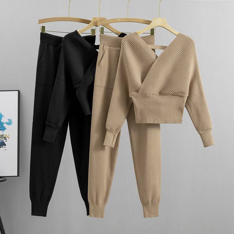 Produktbild von Elegantes Bandage-Maxikleid mit Diamanten – Bodenlang & Quadratkragen in khaki, erhältlich bei Hot Fashionista