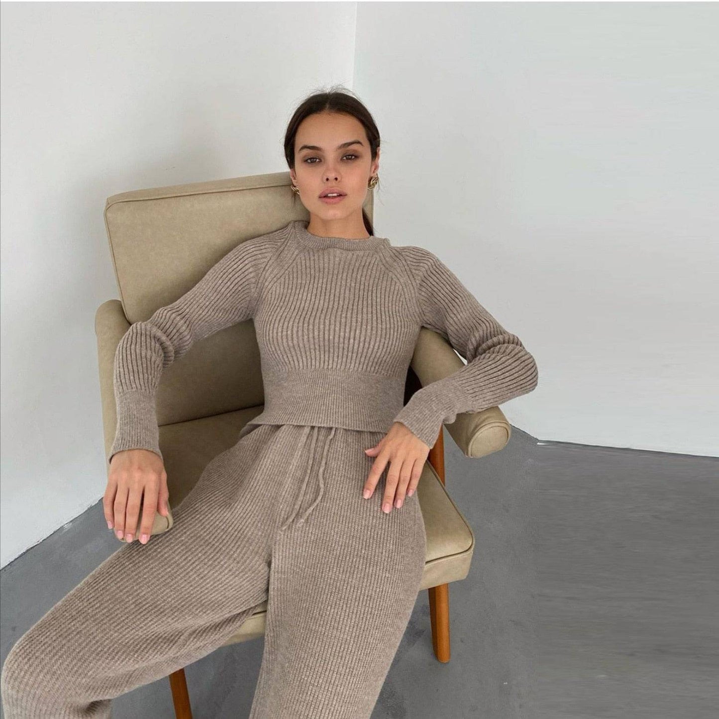 Elegantes Bandage-Maxikleid mit Diamanten – Bodenlang & Quadratkragen
