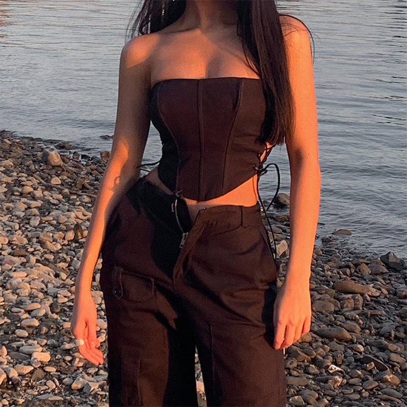 {{ product_title }} – Exklusive Damenmode für besondere Anlässe | HotFashionista.de