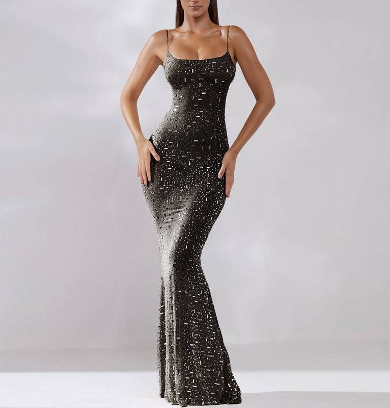 {{ product_title }} – Exklusive Damenmode für besondere Anlässe | HotFashionista.de
