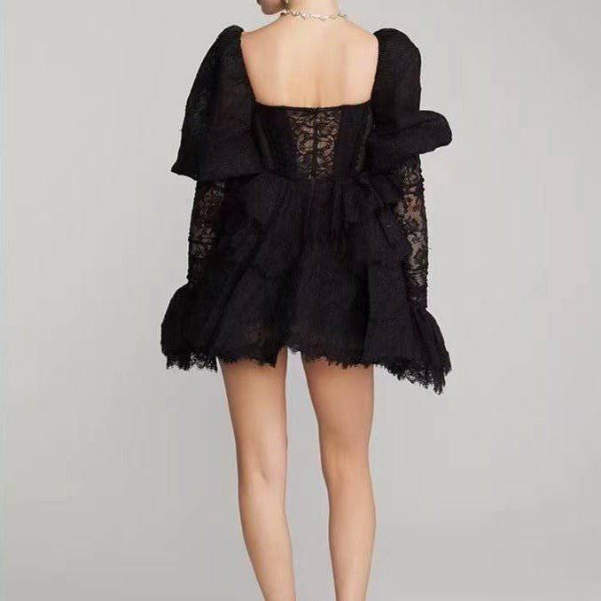 Elegantes Bandage-Maxikleid mit Diamanten – Bodenlang & Quadratkragen