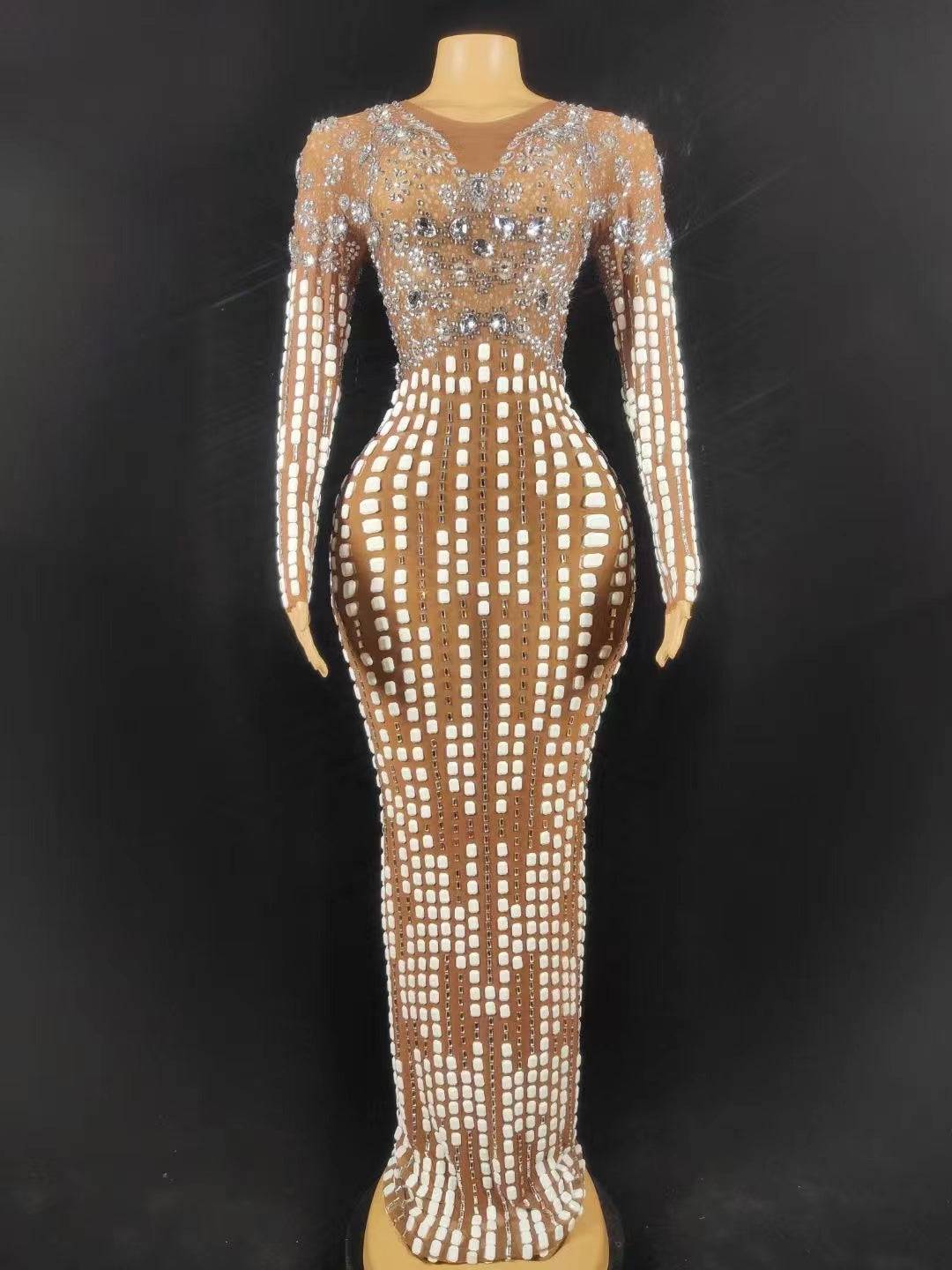 {{ product_title }} – Exklusive Damenmode für besondere Anlässe | HotFashionista.de