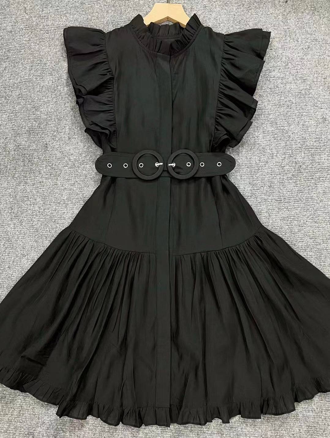 Elegantes Bandage-Maxikleid mit Diamanten – Bodenlang & Quadratkragen