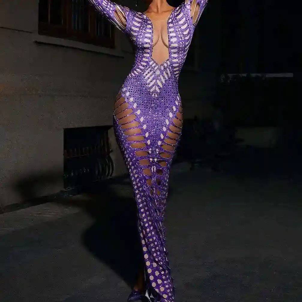 Produktbild von Elegantes Bandage-Maxikleid mit Diamanten – Bodenlang & Quadratkragen in Purple, erhältlich bei Hot Fashionista