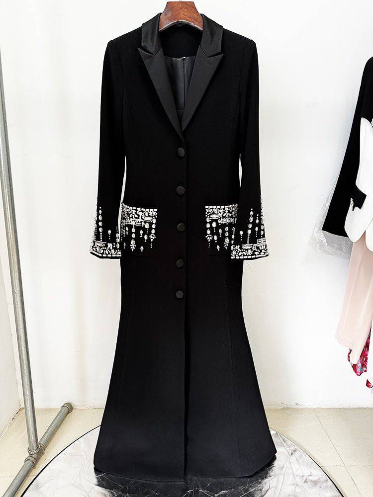 {{ product_title }} – Exklusive Damenmode für besondere Anlässe | HotFashionista.de