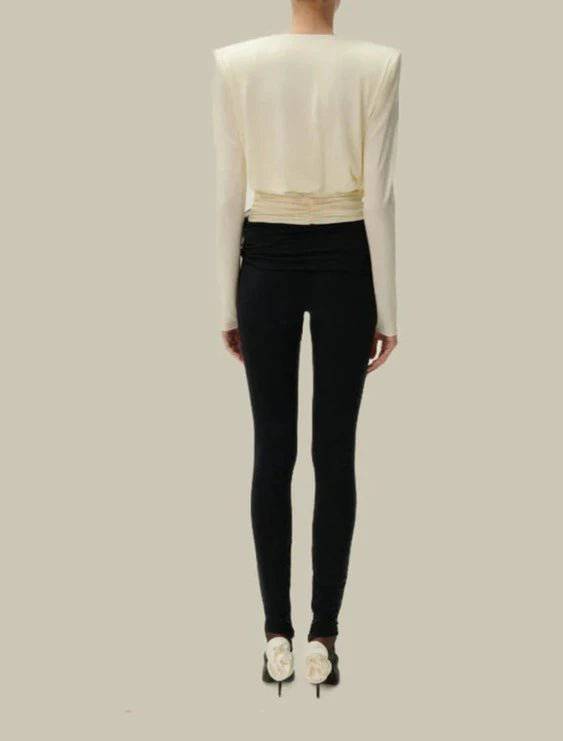 {{ product_title }} – Exklusive Damenmode für besondere Anlässe | HotFashionista.de
