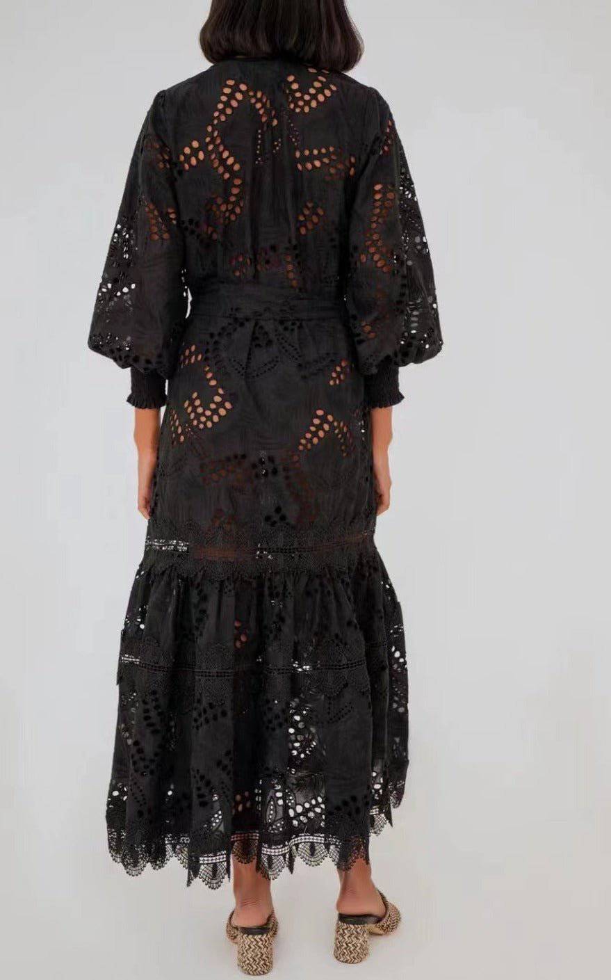 {{ product_title }} – Exklusive Damenmode für besondere Anlässe | HotFashionista.de