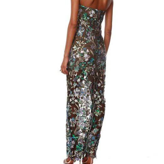 {{ product_title }} – Exklusive Damenmode für besondere Anlässe | HotFashionista.de