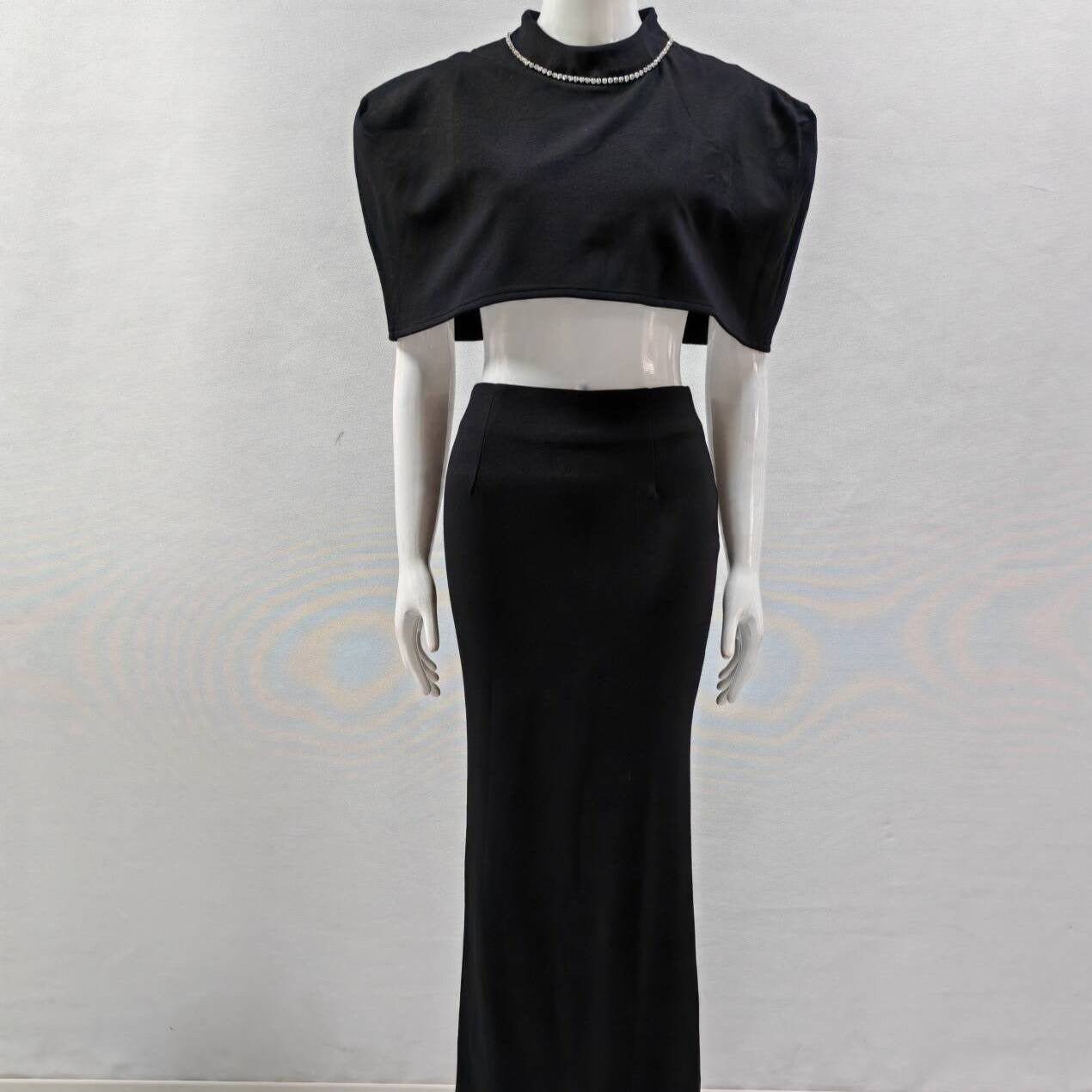 Produktbild von Elegantes Bandage-Maxikleid mit Diamanten – Bodenlang & Quadratkragen in S, erhältlich bei Hot Fashionista