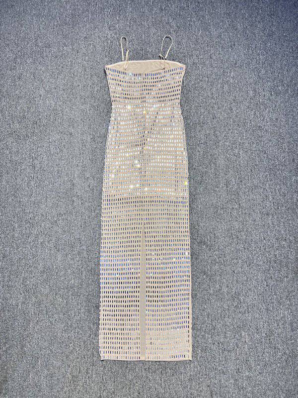 {{ product_title }} – Exklusive Damenmode für besondere Anlässe | HotFashionista.de