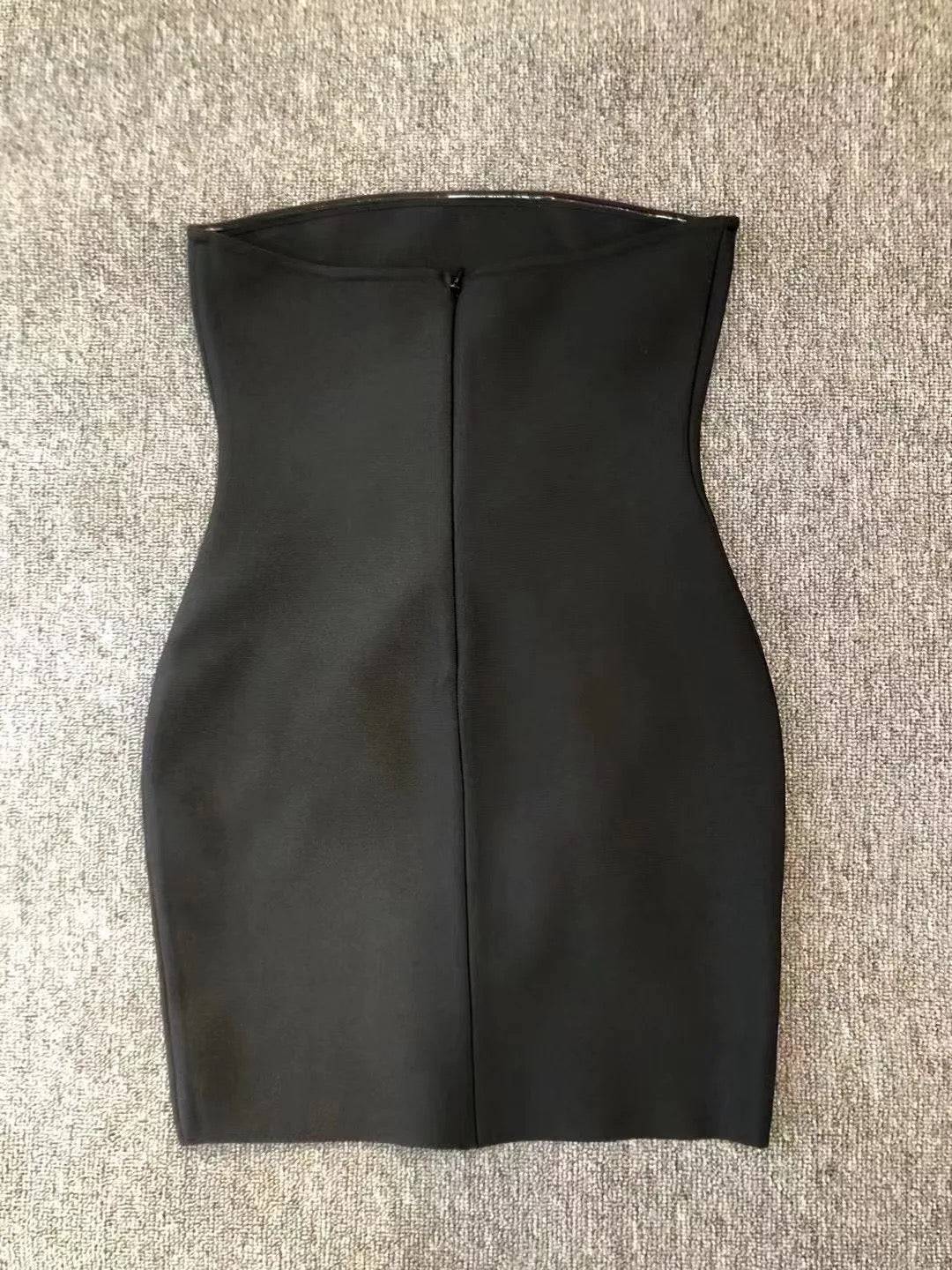 Elegantes Bandage-Maxikleid mit Diamanten – Bodenlang & Quadratkragen