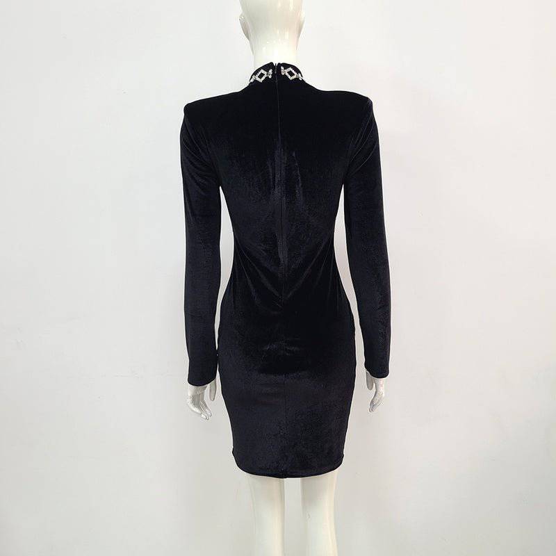 {{ product_title }} – Exklusive Damenmode für besondere Anlässe | HotFashionista.de