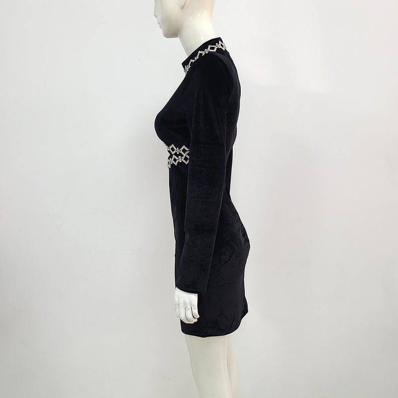 {{ product_title }} – Exklusive Damenmode für besondere Anlässe | HotFashionista.de