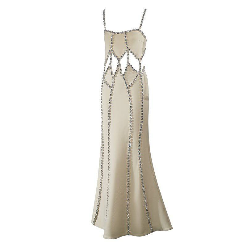 {{ product_title }} – Exklusive Damenmode für besondere Anlässe | HotFashionista.de