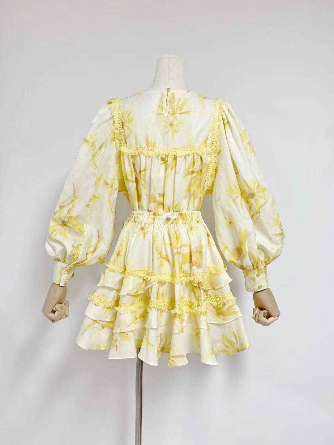 Elegantes Bandage-Maxikleid mit Diamanten – Bodenlang & Quadratkragen