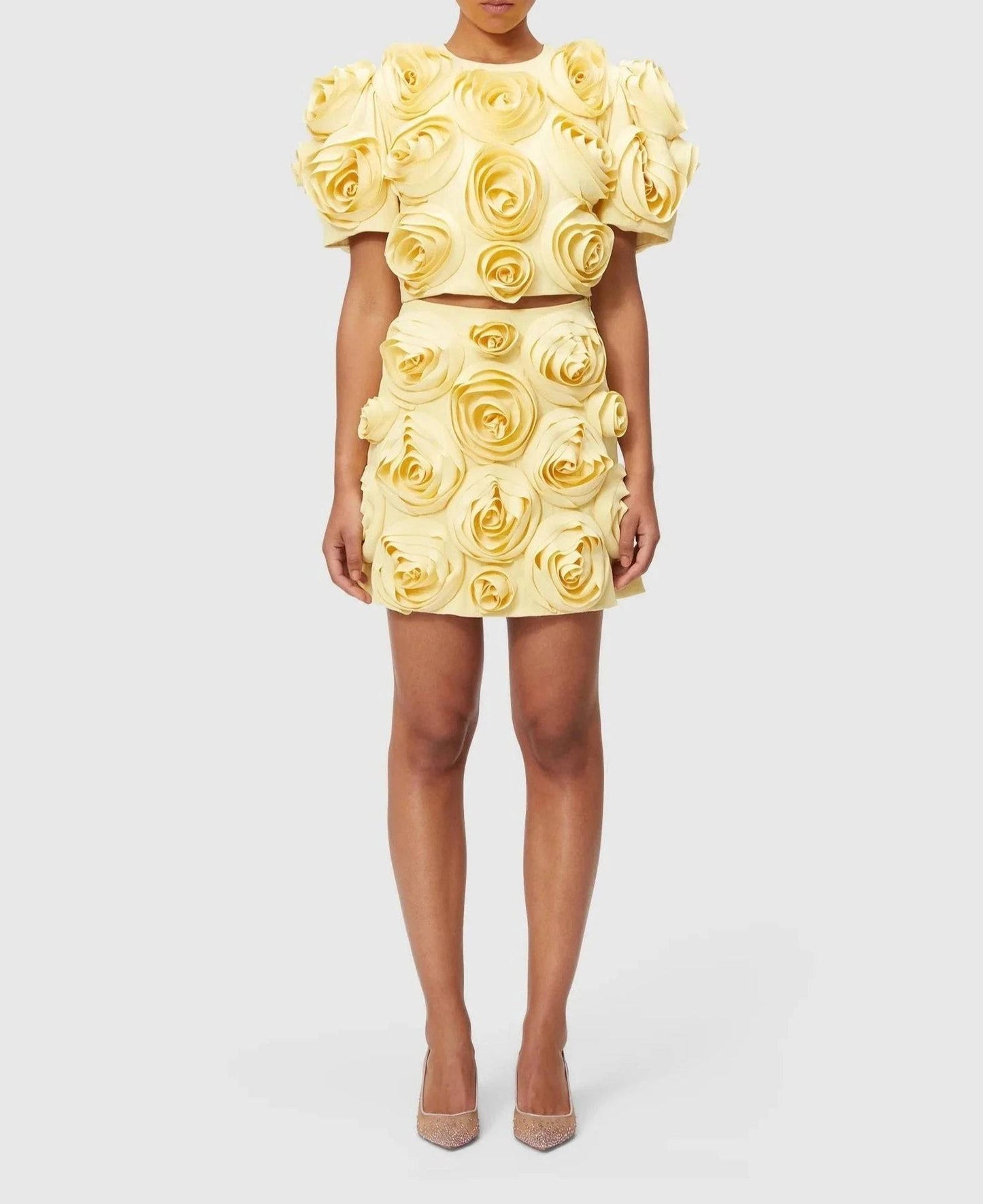 {{ product_title }} – Exklusive Damenmode für besondere Anlässe | HotFashionista.de