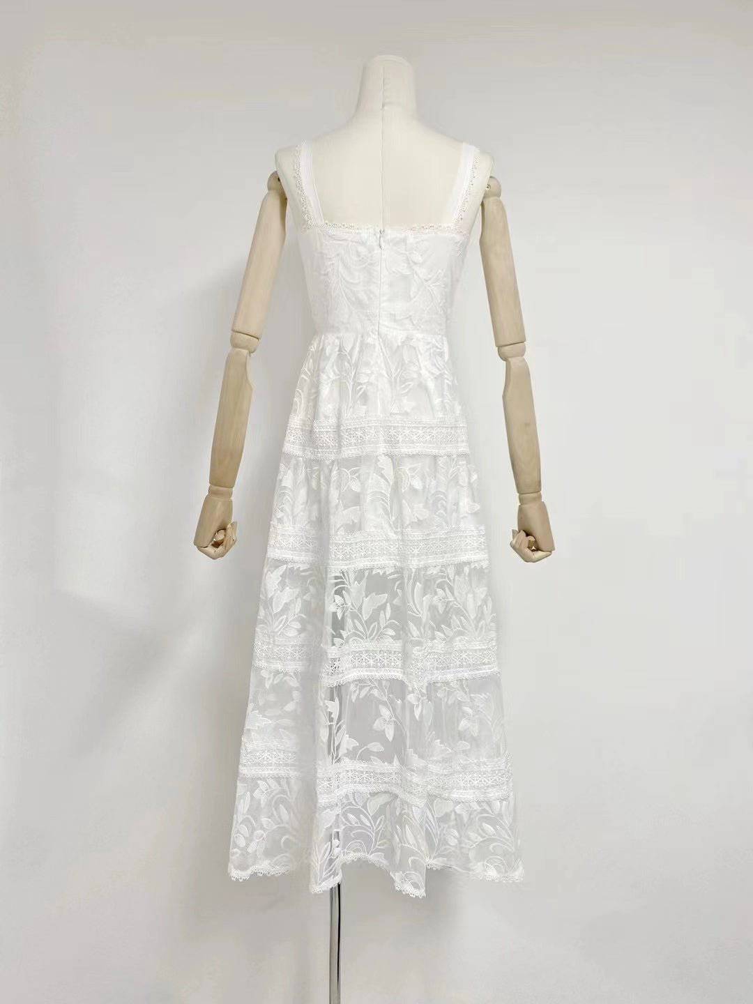Elegantes Bandage-Maxikleid mit Diamanten – Bodenlang & Quadratkragen