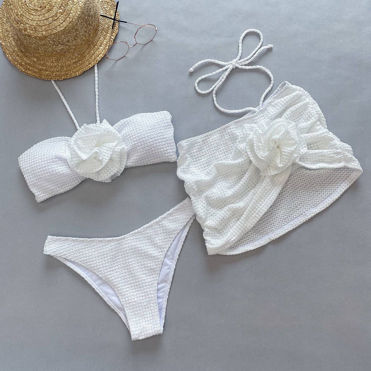 {{ product_title }} – Exklusive Damenmode für besondere Anlässe | HotFashionista.de