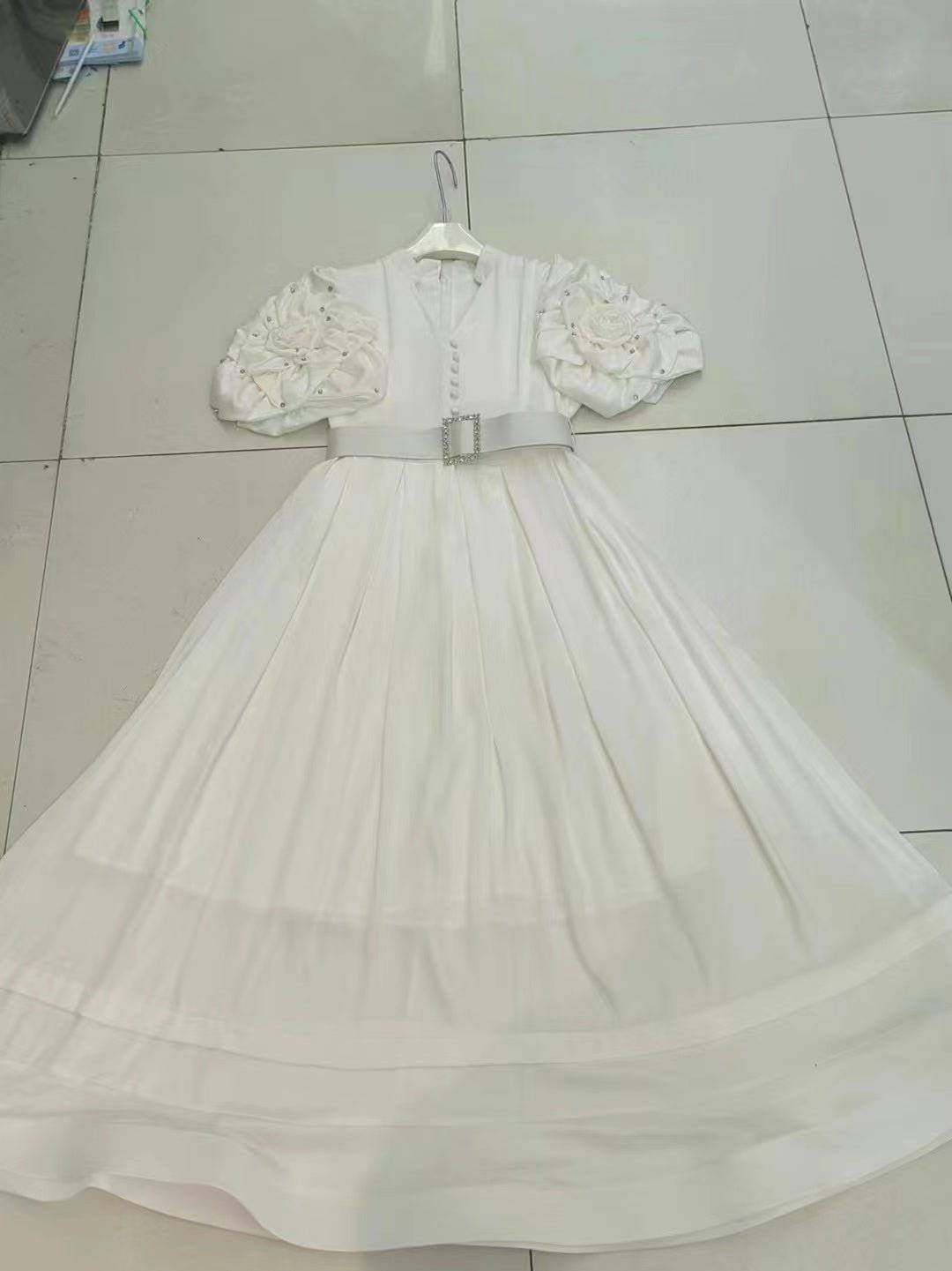Elegantes Bandage-Maxikleid mit Diamanten – Bodenlang & Quadratkragen