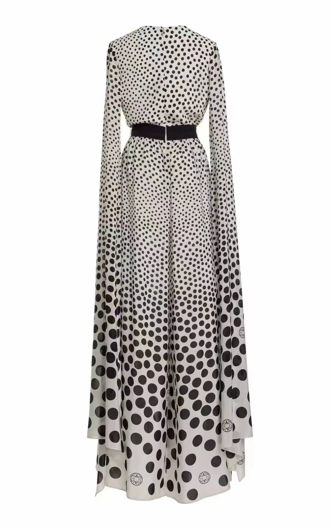 {{ product_title }} – Exklusive Damenmode für besondere Anlässe | HotFashionista.de