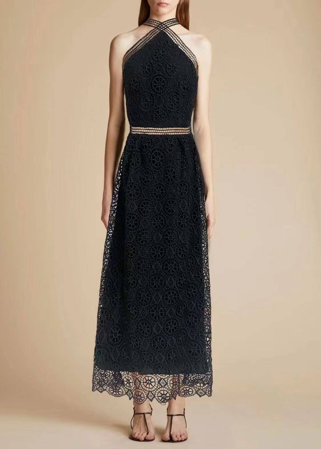 {{ product_title }} – Exklusive Damenmode für besondere Anlässe | HotFashionista.de
