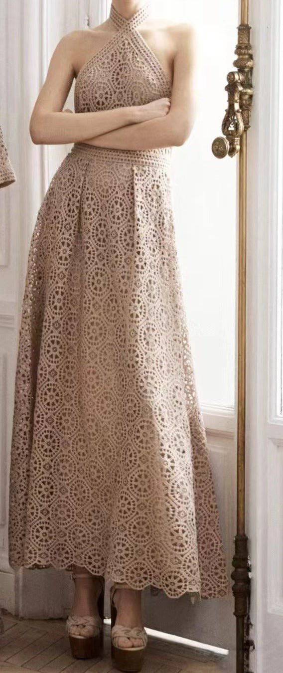 {{ product_title }} – Exklusive Damenmode für besondere Anlässe | HotFashionista.de