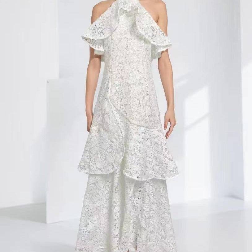 Produktbild von Elegantes Bandage-Maxikleid mit Diamanten – Bodenlang & Quadratkragen in White, erhältlich bei Hot Fashionista