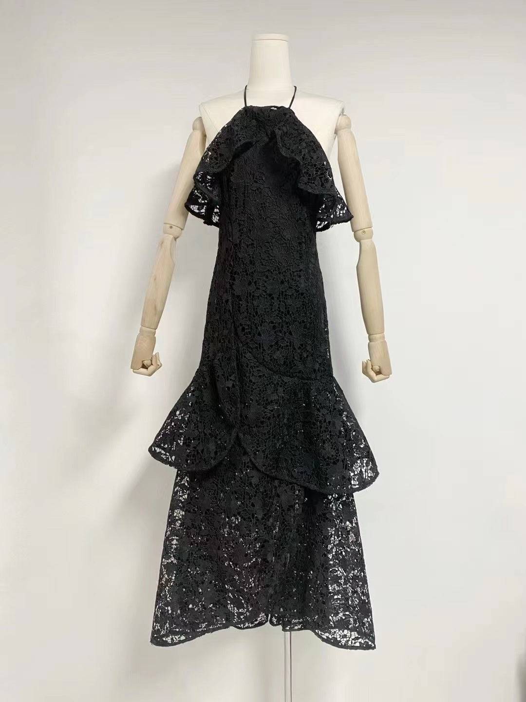 Elegantes Bandage-Maxikleid mit Diamanten – Bodenlang & Quadratkragen