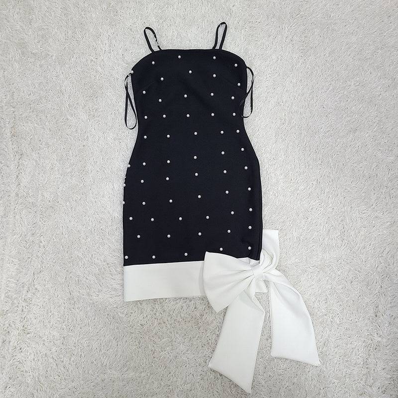 {{ product_title }} – Exklusive Damenmode für besondere Anlässe | HotFashionista.de