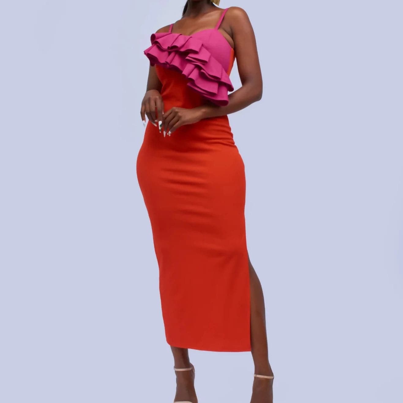 Produktbild von Elegantes Bandage-Maxikleid mit Diamanten – Bodenlang & Quadratkragen in XS, erhältlich bei Hot Fashionista
