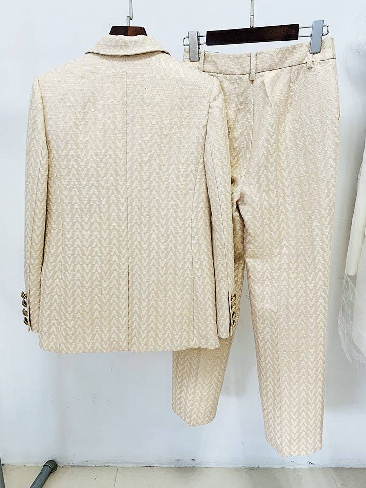 {{ product_title }} – Exklusive Damenmode für besondere Anlässe | HotFashionista.de