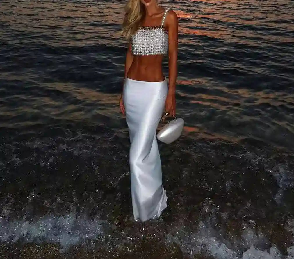 {{ product_title }} – Exklusive Damenmode für besondere Anlässe | HotFashionista.de