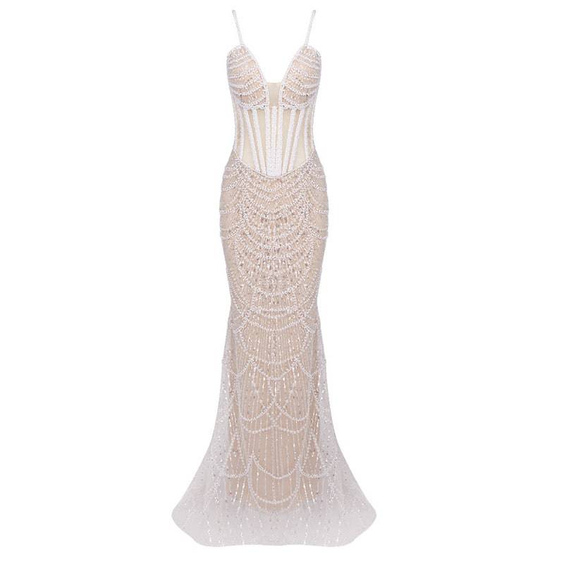 {{ product_title }} – Exklusive Damenmode für besondere Anlässe | HotFashionista.de