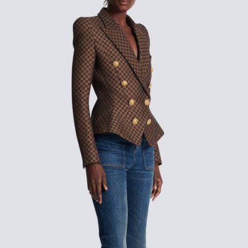 {{ product_title }} – Exklusive Damenmode für besondere Anlässe | HotFashionista.de