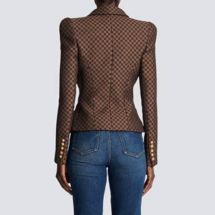{{ product_title }} – Exklusive Damenmode für besondere Anlässe | HotFashionista.de